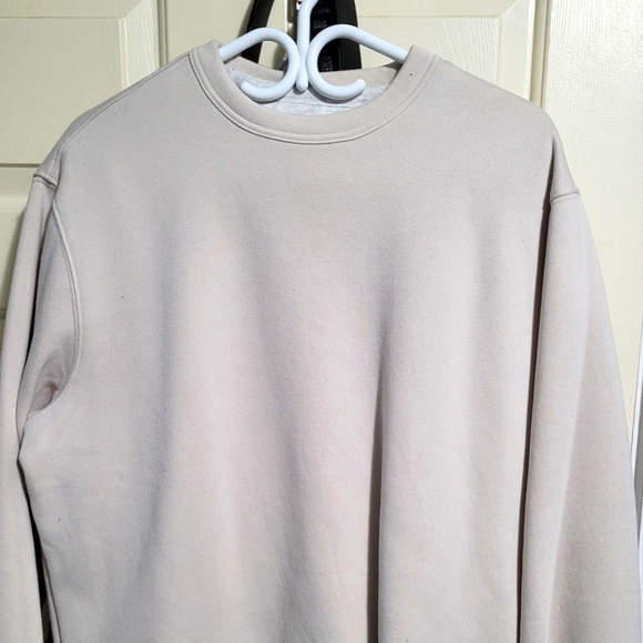 Sweatshirt - Picture 1 of 4